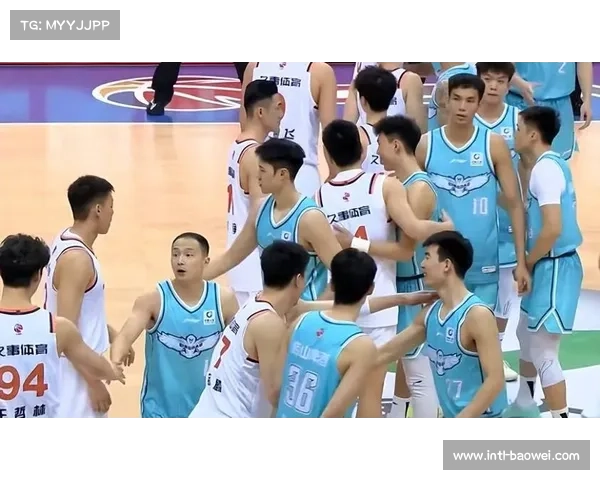 青岛队外援米奇受伤，阵容吃紧